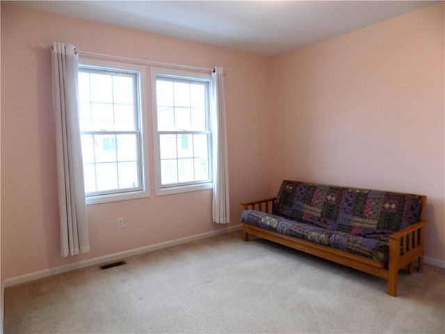 221 Riverfront St, Oakmont, PA 15139