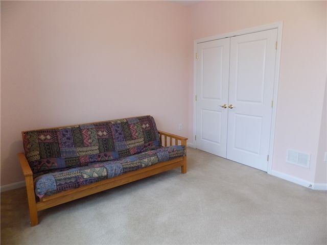 221 Riverfront St, Oakmont, PA 15139