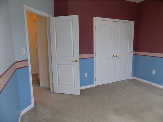 221 Riverfront St, Oakmont, PA 15139