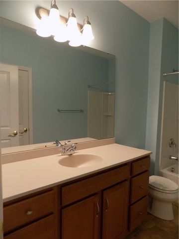 221 Riverfront St, Oakmont, PA 15139