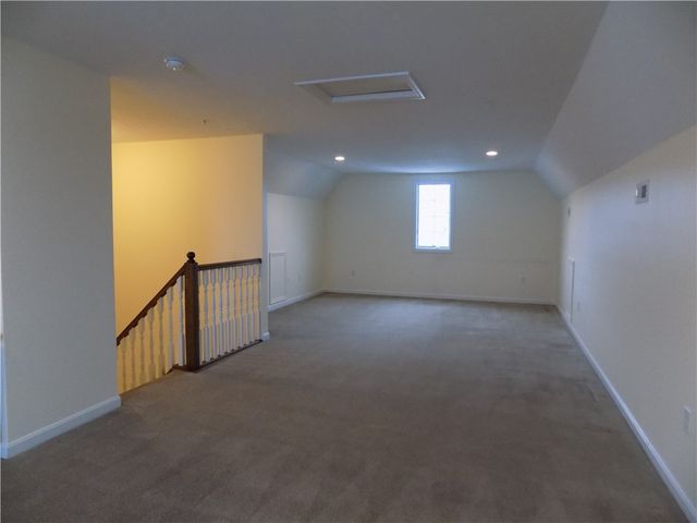 221 Riverfront St, Oakmont, PA 15139