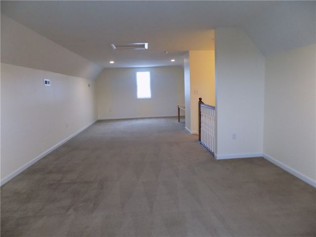 221 Riverfront St, Oakmont, PA 15139