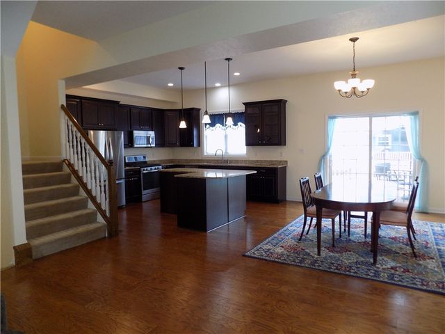 221 Riverfront St, Oakmont, PA 15139