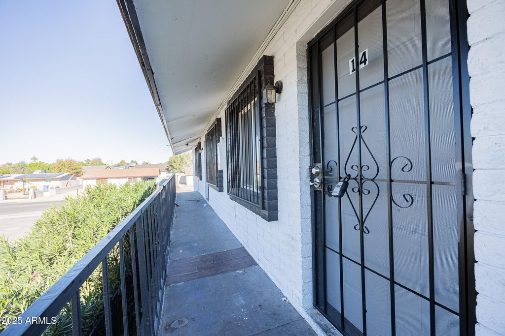 1703 W MOUNTAIN VIEW Road 14, Phoenix, AZ 85021