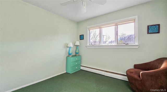 29 Serpentine Lane, Old Bethpage, NY 11804