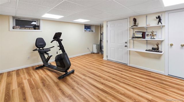 29 Serpentine Lane, Old Bethpage, NY 11804