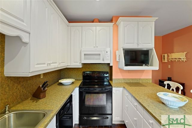 409 E Jones Street, Savannah, GA 31401