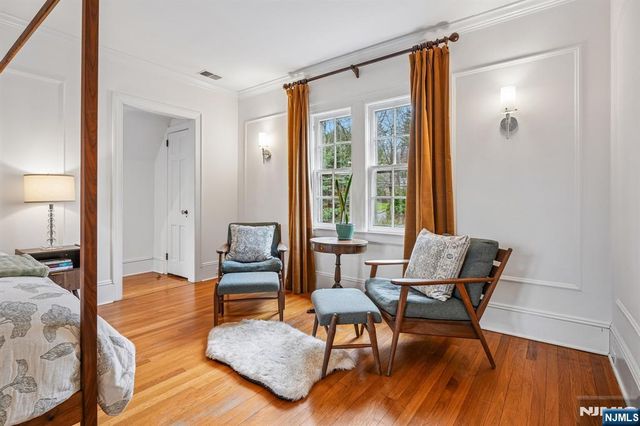 391 Up Mountain Avenue, Montclair, NJ 07043