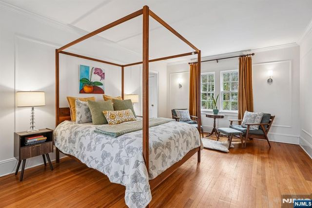 391 Up Mountain Avenue, Montclair, NJ 07043