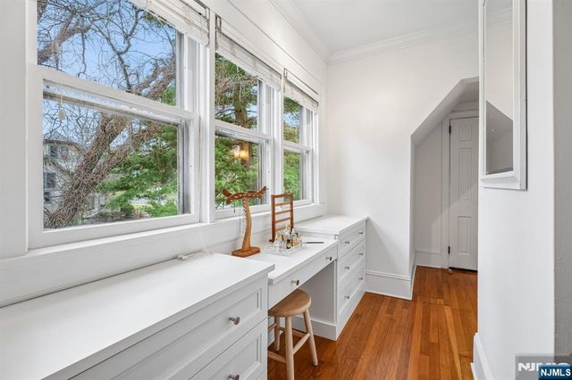 391 Up Mountain Avenue, Montclair, NJ 07043
