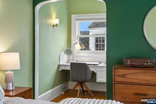 391 Up Mountain Avenue, Montclair, NJ 07043