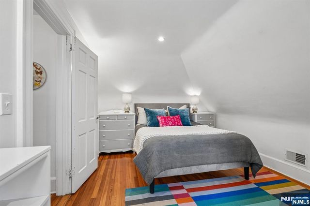 391 Up Mountain Avenue, Montclair, NJ 07043