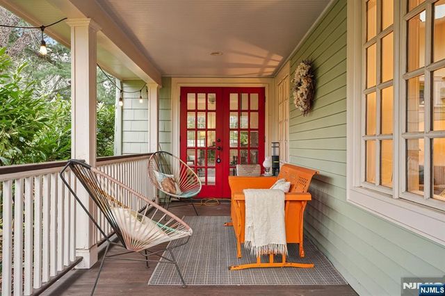 391 Up Mountain Avenue, Montclair, NJ 07043