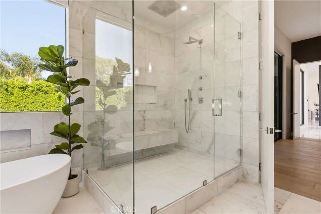 20141 Wells Drive, Woodland Hills, CA 91364