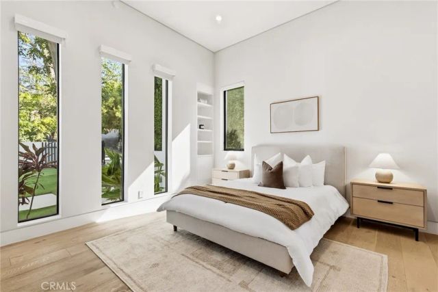 20141 Wells Drive, Woodland Hills, CA 91364