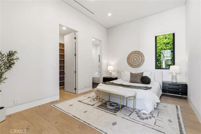 20141 Wells Drive, Woodland Hills, CA 91364