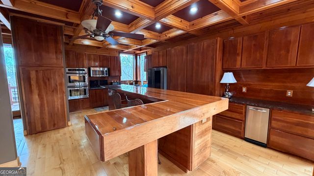 1613 Clark Drive, Hiawassee, GA 30546