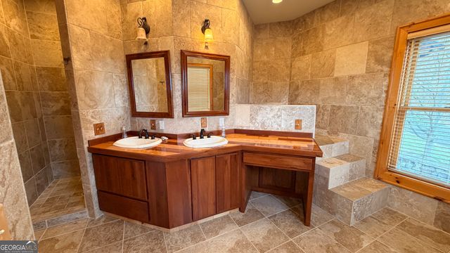 1613 Clark Drive, Hiawassee, GA 30546