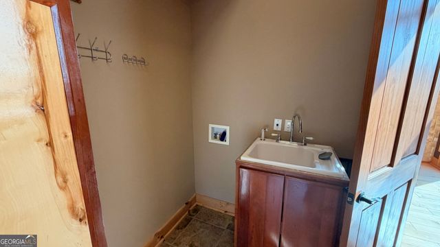 1613 Clark Drive, Hiawassee, GA 30546