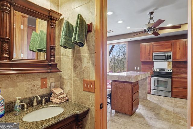 1613 Clark Drive, Hiawassee, GA 30546
