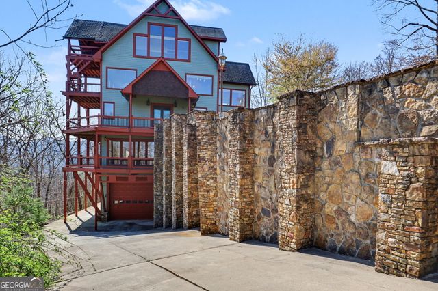 1613 Clark Drive, Hiawassee, GA 30546