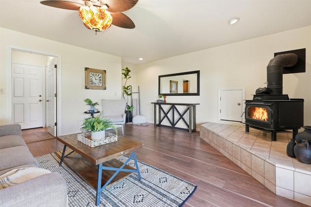 1742 Cherokee Ct, Cool, CA 95614