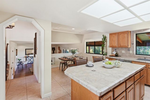 1742 Cherokee Ct, Cool, CA 95614