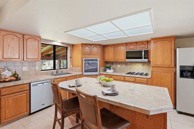 1742 Cherokee Ct, Cool, CA 95614