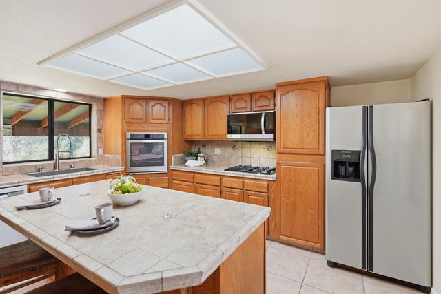 1742 Cherokee Ct, Cool, CA 95614