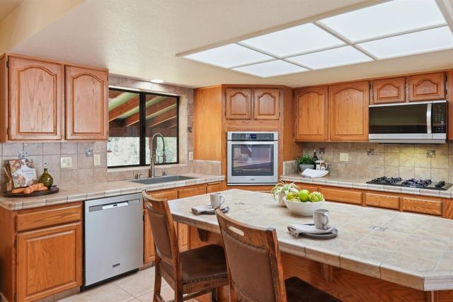 1742 Cherokee Ct, Cool, CA 95614