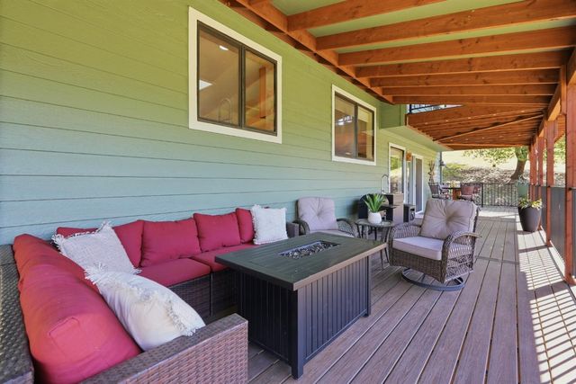 1742 Cherokee Ct, Cool, CA 95614