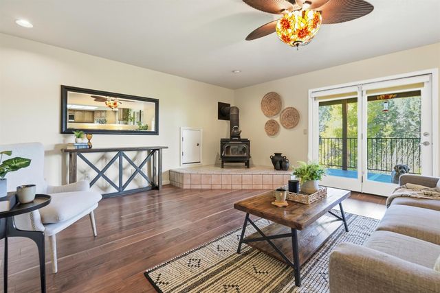 1742 Cherokee Ct, Cool, CA 95614