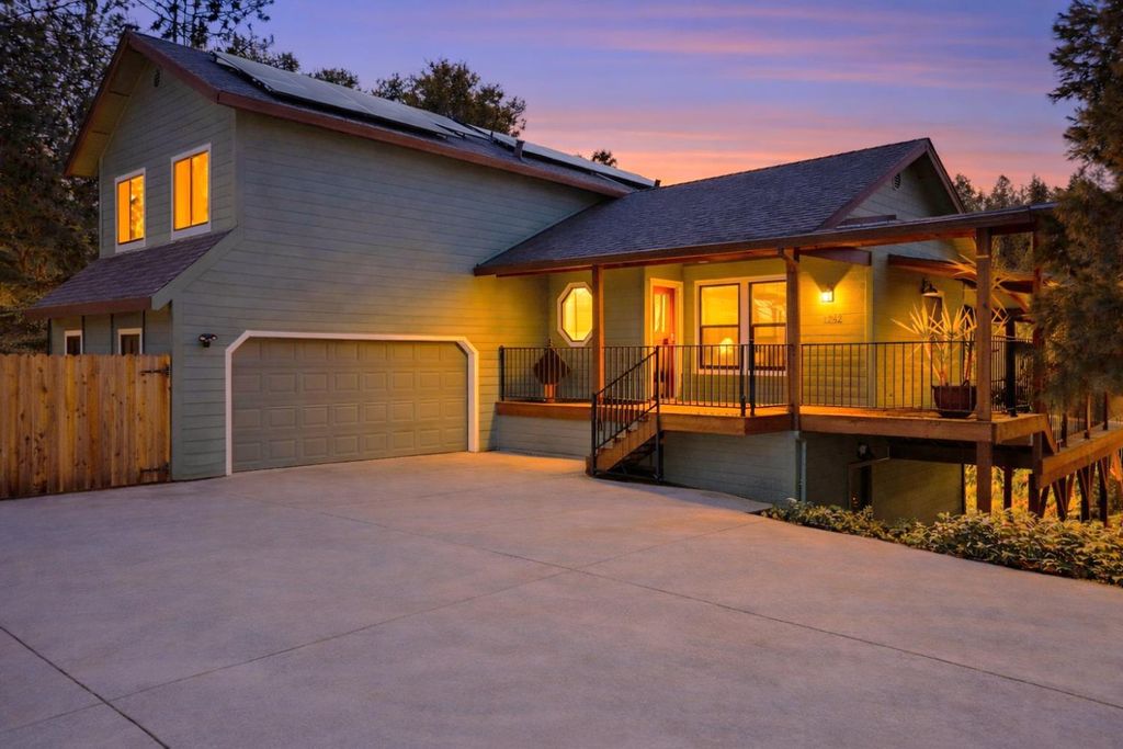 1742 Cherokee Ct, Cool, CA 95614