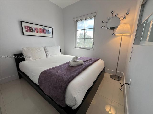 1100 Collins Ave 303, Miami Beach, FL 33139