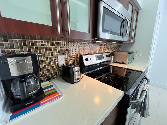 1100 Collins Ave 303, Miami Beach, FL 33139