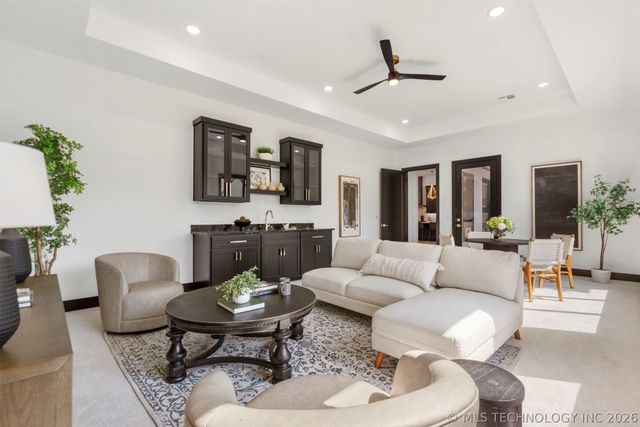 6678 E 123rd Place S, Bixby, OK 74008