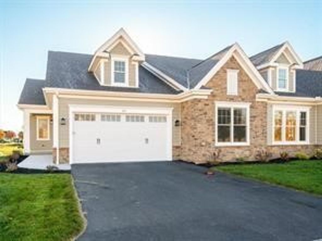 209 Cos Grande, Brighton, NY 14618