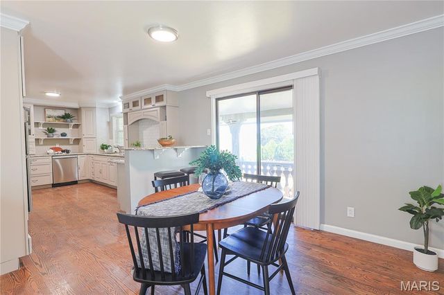 563 Apex Drive, Crestwood, MO 63126