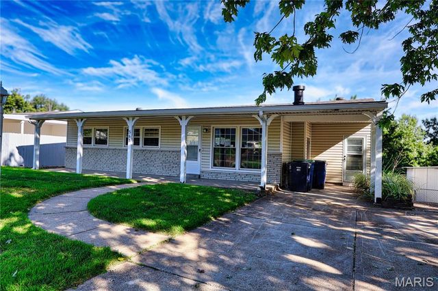 563 Apex Drive, Crestwood, MO 63126