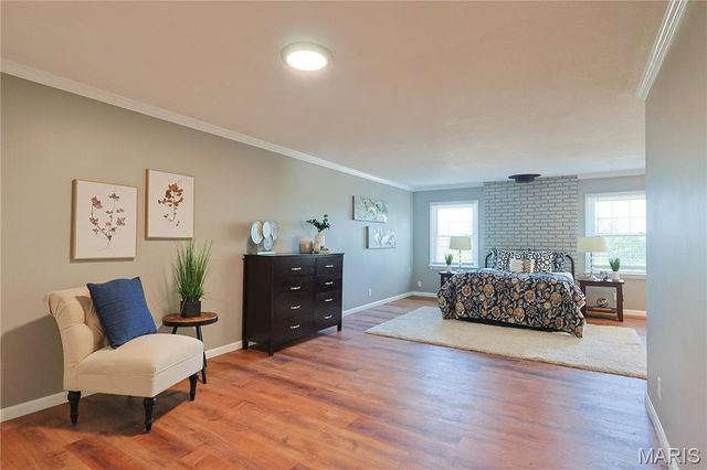 563 Apex Drive, Crestwood, MO 63126