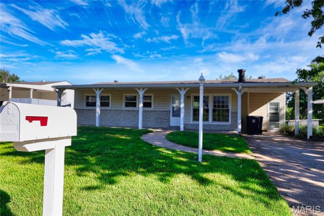 563 Apex Drive, Crestwood, MO 63126