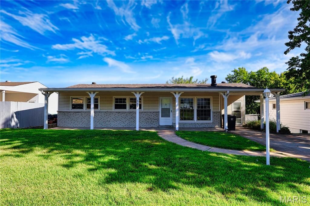 563 Apex Drive, Crestwood, MO 63126