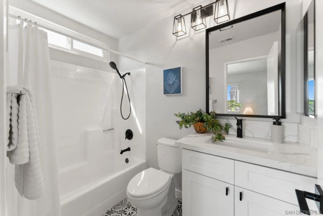 8901 Arlingdale Way, Spring Valley, CA 91977