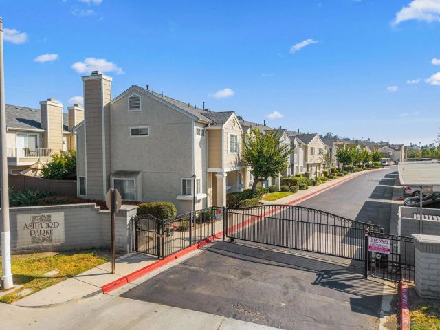 8901 Arlingdale Way, Spring Valley, CA 91977