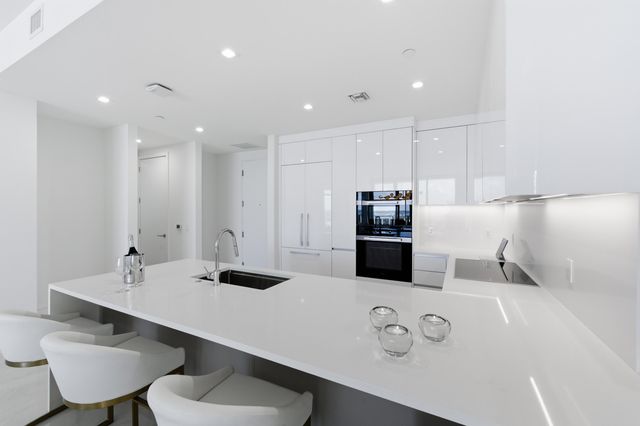 220 Lake Shore Drive 1205, Lake Park, FL 33403