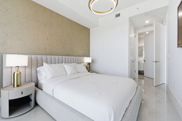 220 Lake Shore Drive 1205, Lake Park, FL 33403