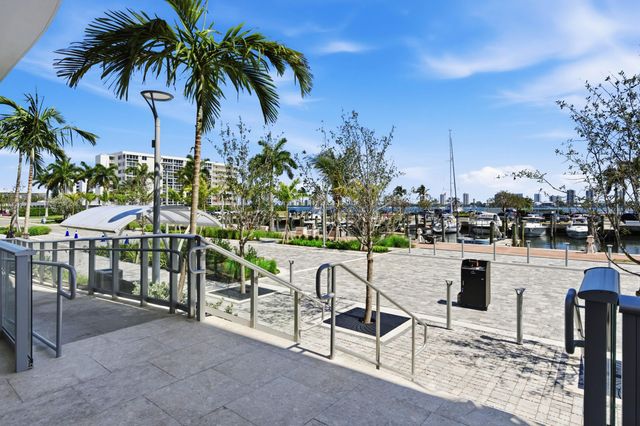 220 Lake Shore Drive 1205, Lake Park, FL 33403