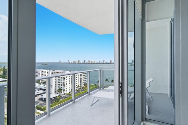 220 Lake Shore Drive 1205, Lake Park, FL 33403