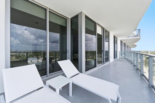 220 Lake Shore Drive 1205, Lake Park, FL 33403