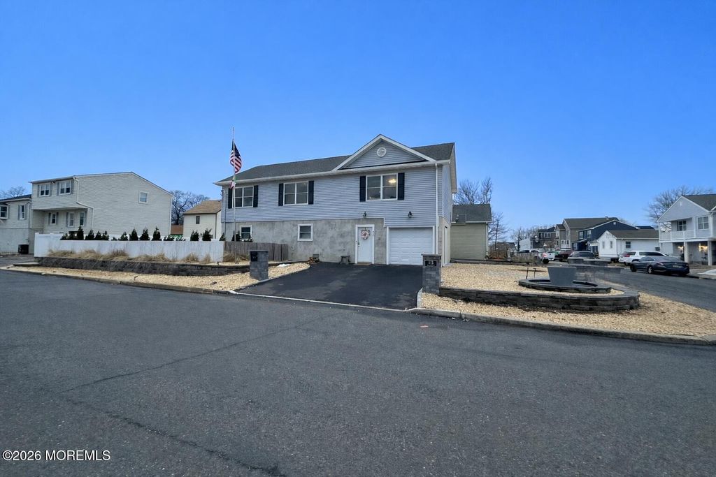 415 Pine Street, Union Beach, NJ 07735